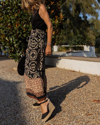 Printed Boho Maxi Skirt with Flowing Cut & Fringes – Yalina
