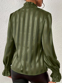 Satin damebluse med lange ærmer og rynket krave – Noëlle