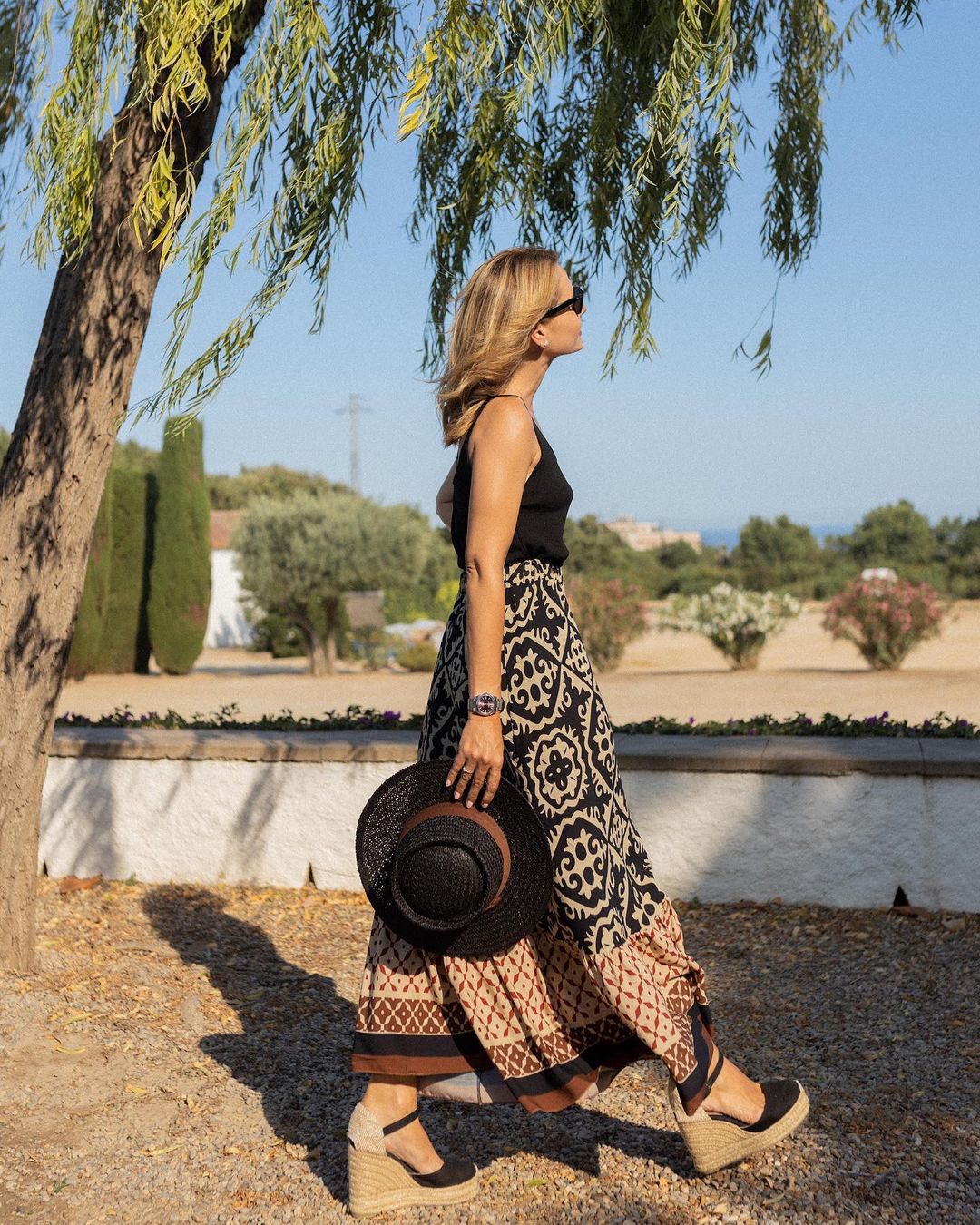 Printed Boho Maxi Skirt with Flowing Cut & Fringes – Yalina