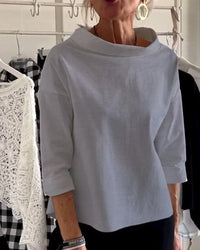 Blusa de otoño para mujer con cuello alto y mangas 3/4 – Mireille