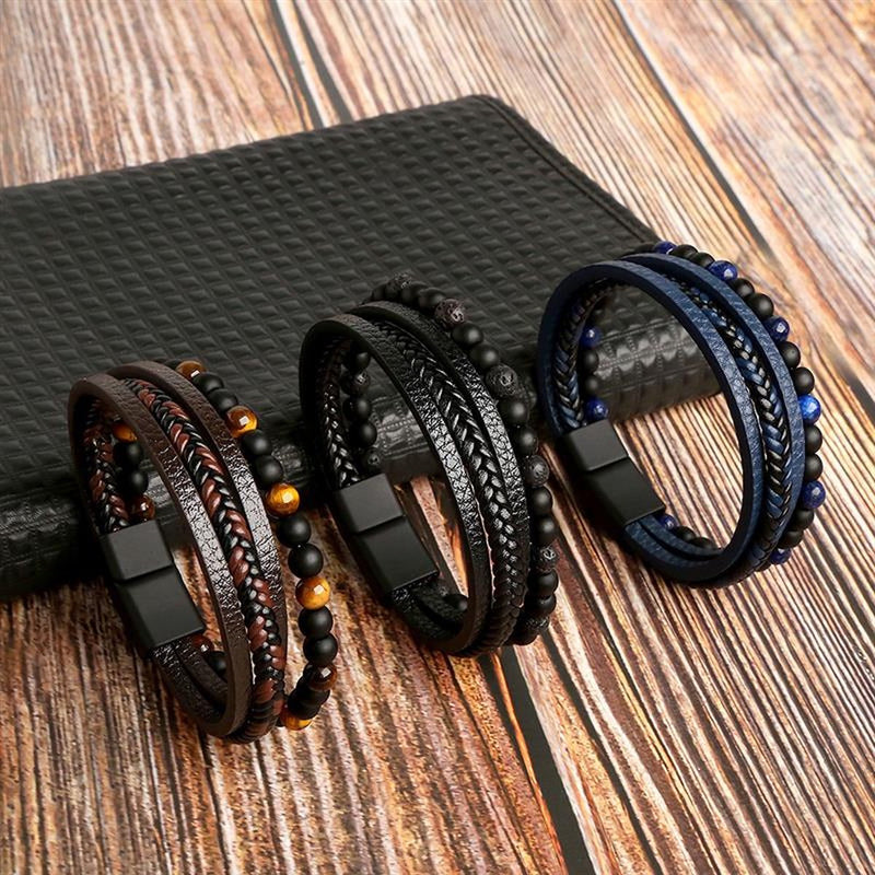 Aquí está la traducción al alemán: Set de pulseras de cuero para hombre - Armand