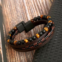 Aquí está la traducción al alemán: Set de pulseras de cuero para hombre - Armand
