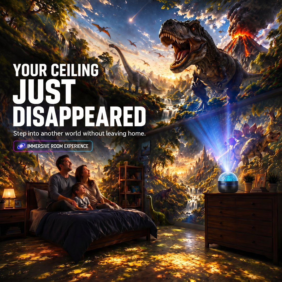 Projektor auf einer Holzkommode wirft eine Dinosaurierlandschaft mit Vulkan und Wasserfall in ein Schlafzimmer, in dem eine Familie auf dem Bett staunt. 14