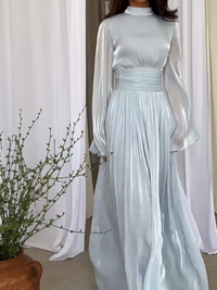 Vestido largo fantasioso con corte fluido – Valentina