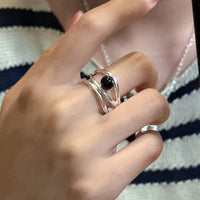 Schwarze Onyx Multilinier Ring – Arden