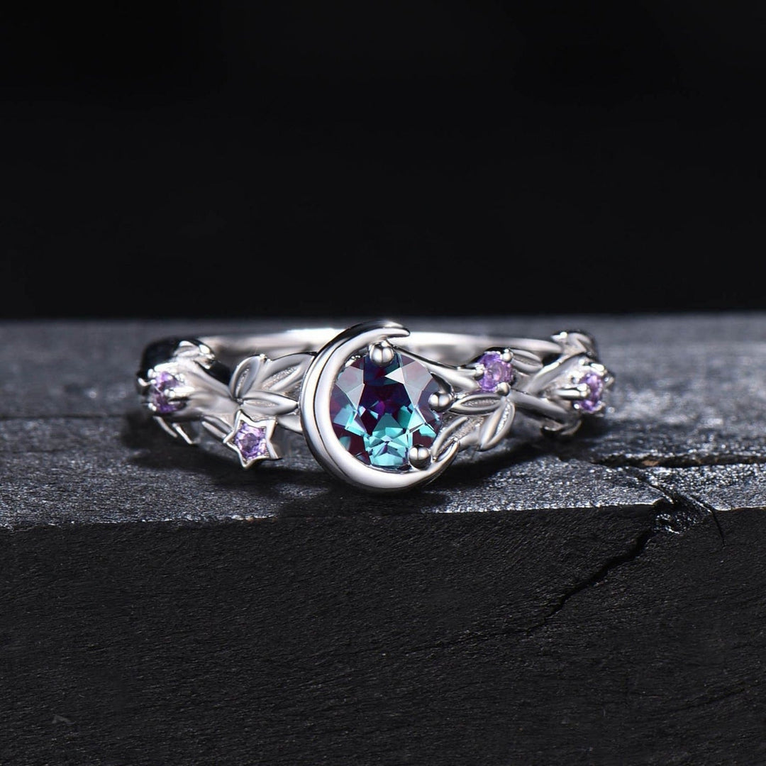 Mondstern-fargeskiftende alexandritt- og ametyst-forlovelsesring – Elara