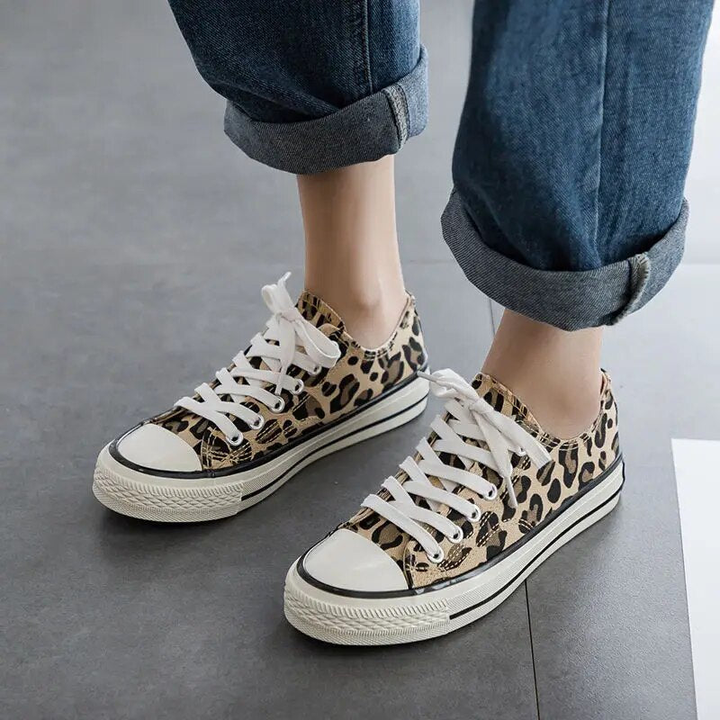 Stilige leopardmønstrede damesneakers – Savannah
