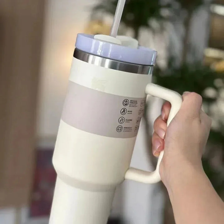 Vaso aislado al vacío con tapa y pajilla – TermoVaso