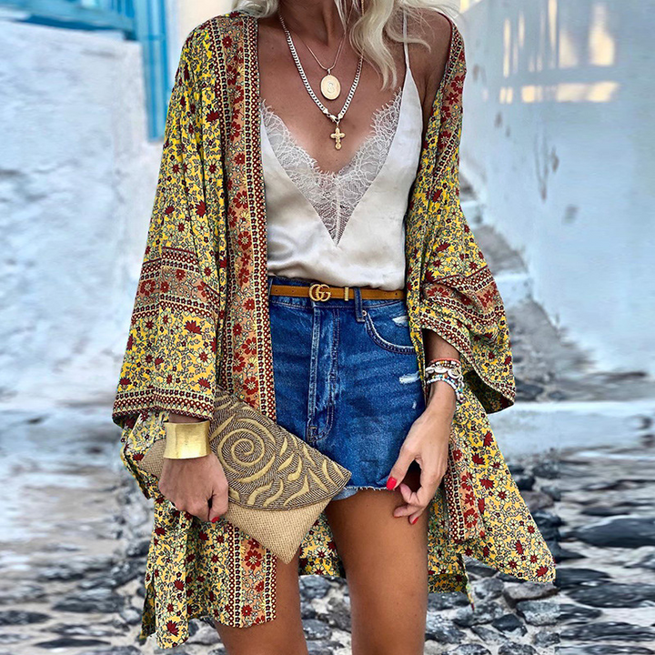 Trendige Boho Damen Strickjacke mit Muster – Elara