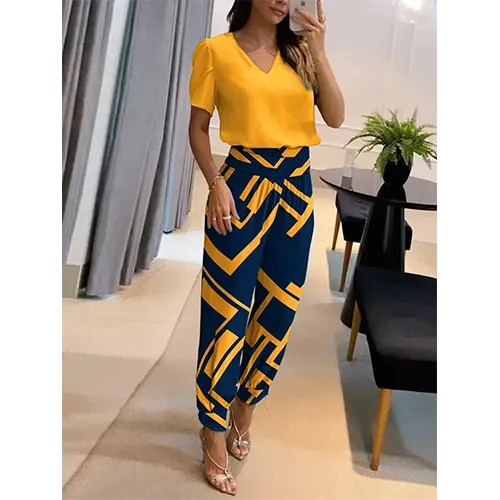 Trendy women's jumpsuit with short sleeves & wide legs – Alina