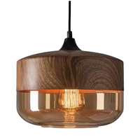 Stilfuld skandinavisk loftslampe i træ - NordLuna