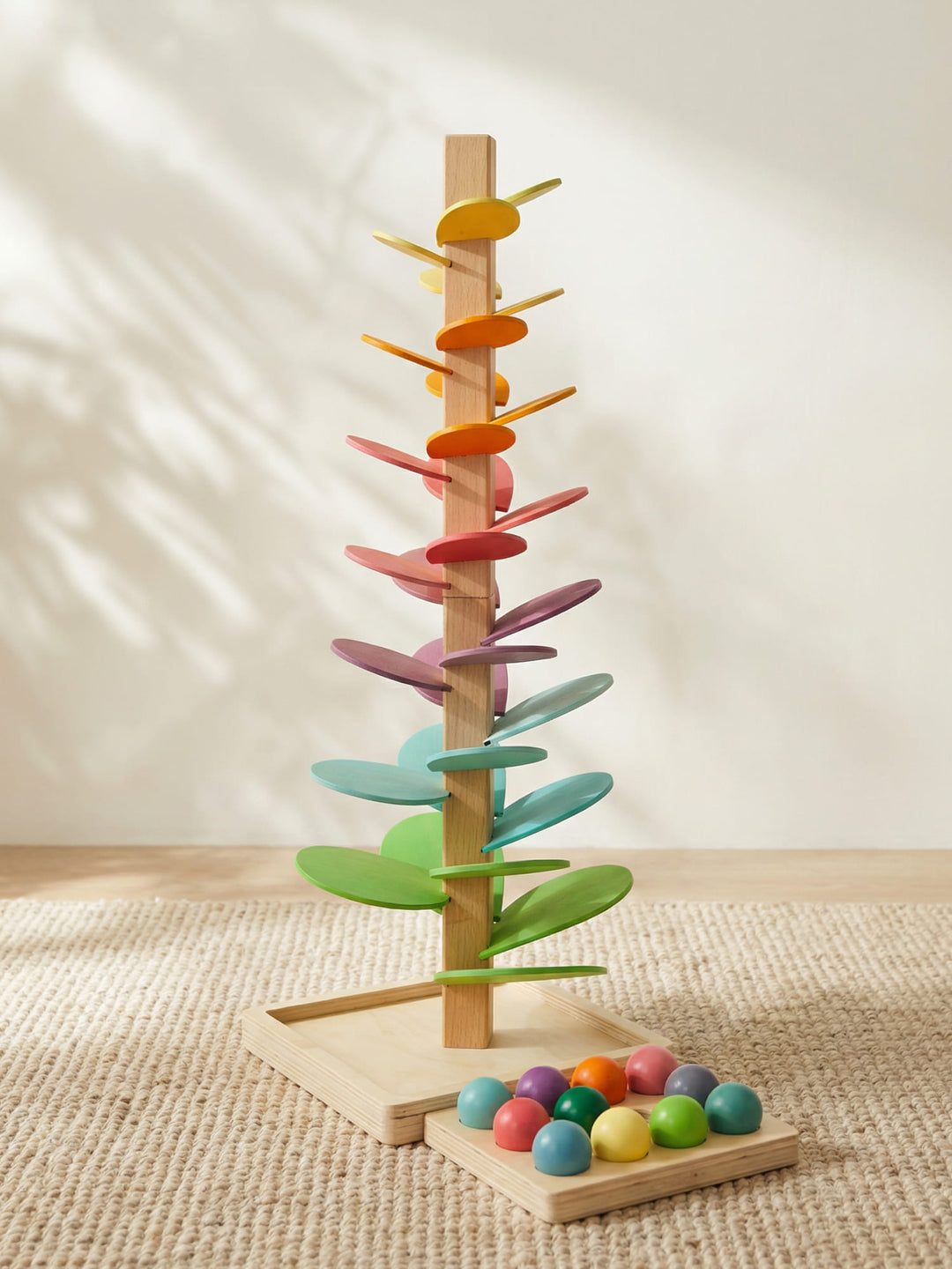 Interaktiver Regenbogen-Murmelturm - Luca