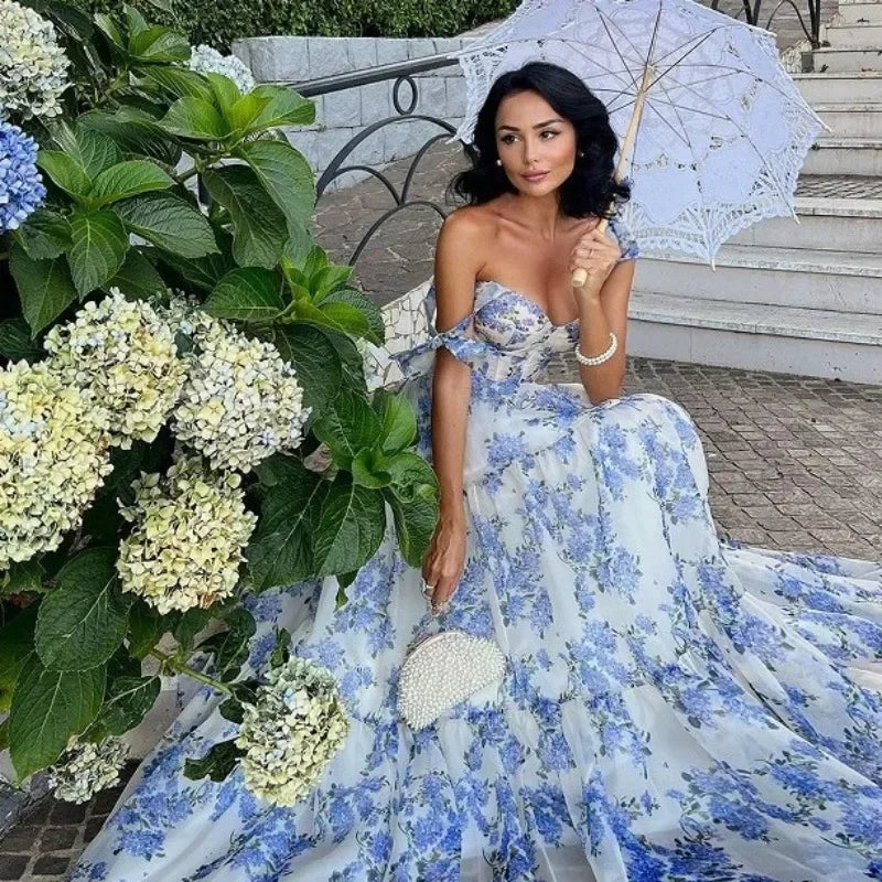 Vestido de noche sin tirantes con estampado vintage de flores azules - Elena
