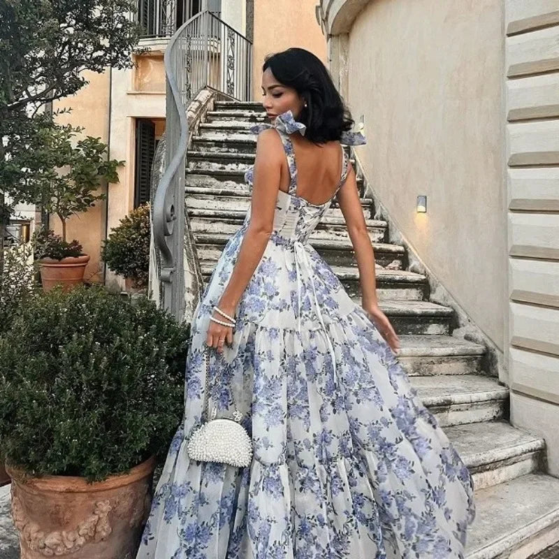 Vestido de noche sin tirantes con estampado vintage de flores azules - Elena