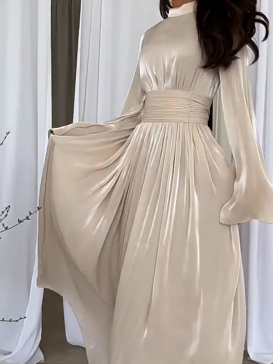 Vestido largo fantasioso con corte fluido – Valentina