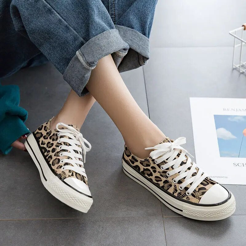 Stilige leopardmønstrede damesneakers – Savannah