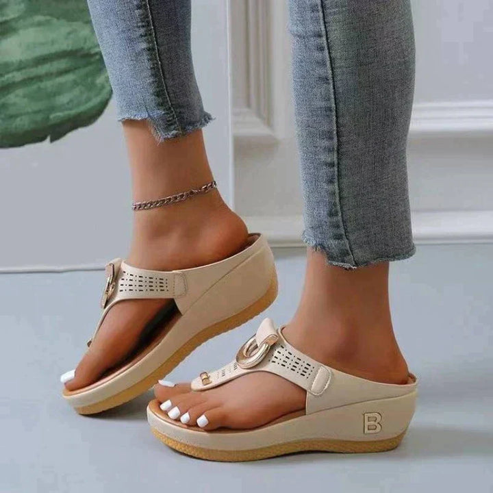 Comfortable women's sandals with supportive fit – Talia
