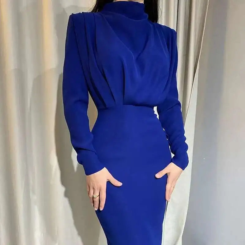 Vestido midi ajustado con cuello alto – Valeria