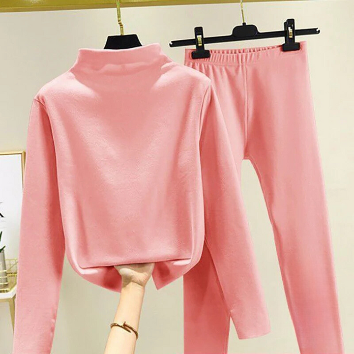 Two-piece women's winter set with fleece pullover and pants – Eva