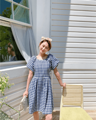 Fashionable women's dress with square neckline & puff sleeves – Selina