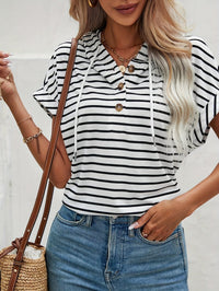 Striped women's hoodie with short sleeves and button closure – Romy
