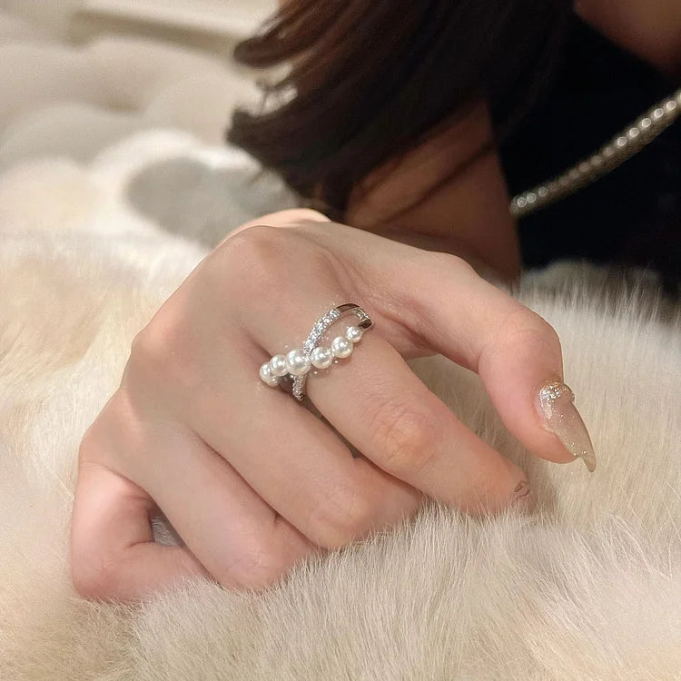 Adjustable Vintage Ring with Cubic Zirconia and Pearl – Isadora