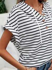 Striped women's hoodie with short sleeves and button closure – Romy