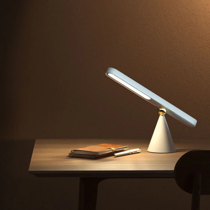 Stilfuld bordlampe - Luminza