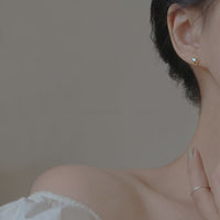 Delikate vintage-øreringe med opal – Seraphina