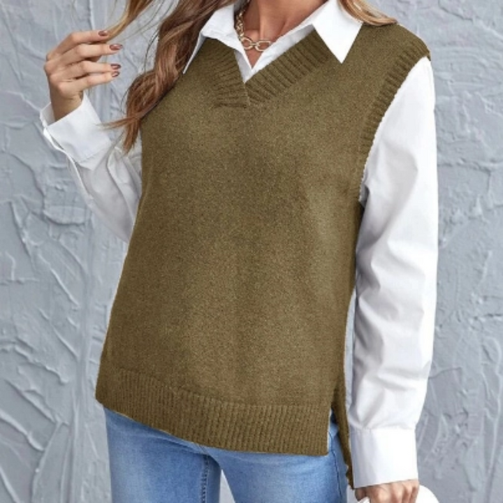 Delicate knitted vest with V-neck - Faye