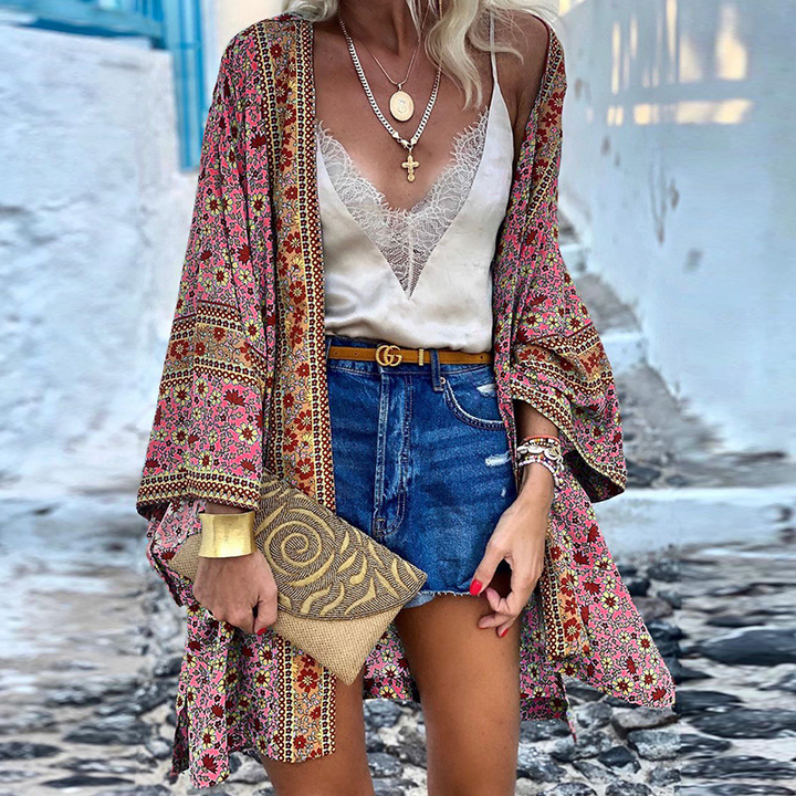 Trendige Boho Damen Strickjacke mit Muster – Elara