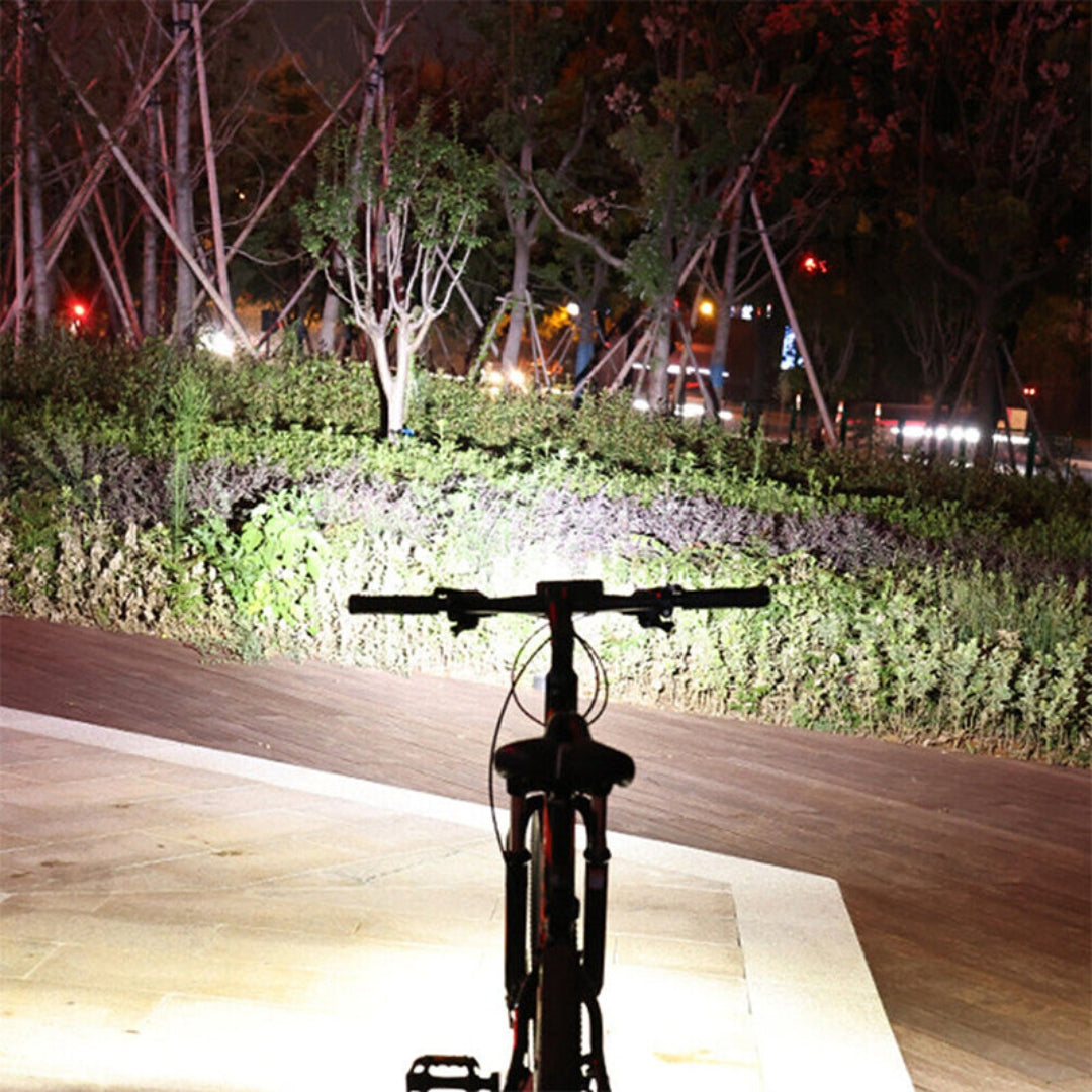 Super bright 180° bicycle light with integrated battery – Luminor