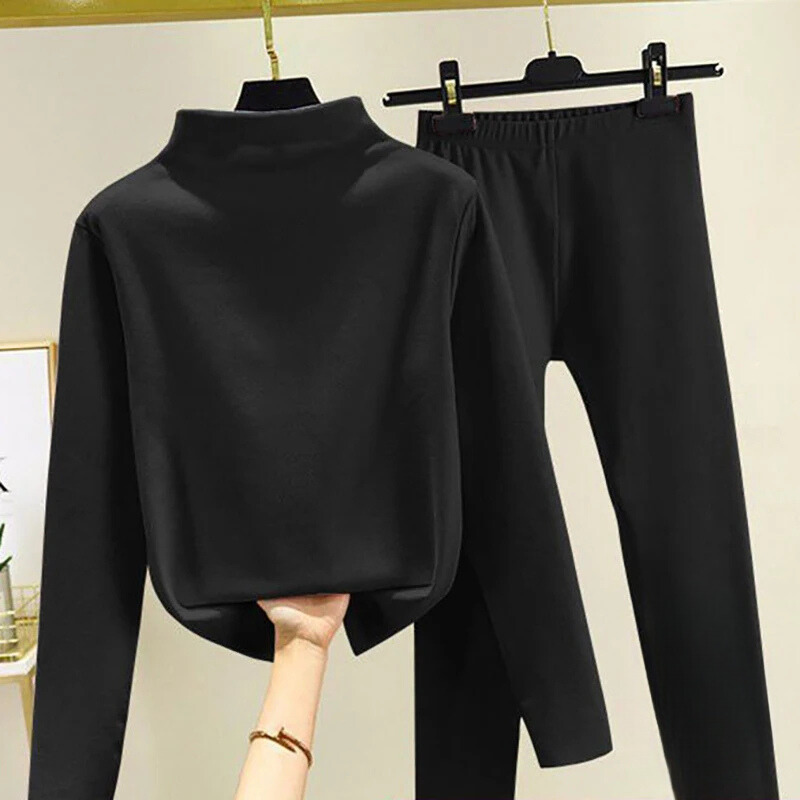Two-piece women's winter set with fleece pullover and pants – Eva