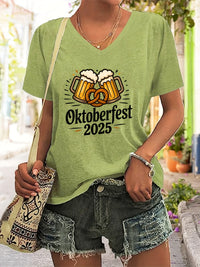 Dame Plus Size V-hals T-shirt med grafikprint – Anneliese Oktoberfest 2025