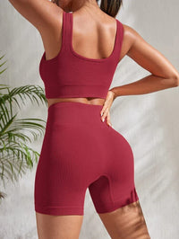 Two-piece women's fitness set with shorts & sports top – Sienna