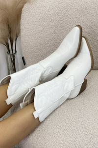 Trendy Cowboy Boots for Women - Dakota