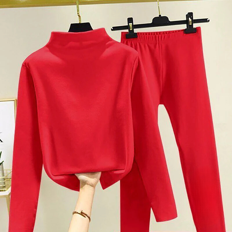 Two-piece women's winter set with fleece pullover and pants – Eva