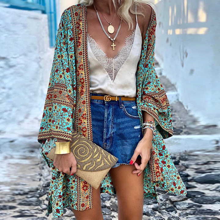 Trendige Boho Damen Strickjacke mit Muster – Elara