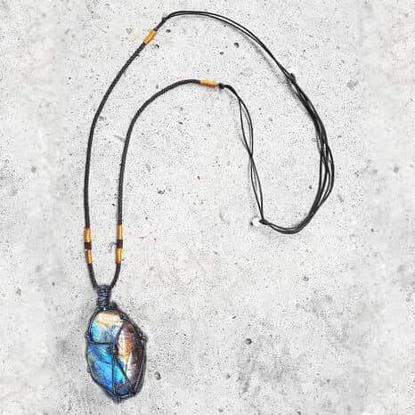 Mystical Labradorite Dragon Heart Necklace – Aris