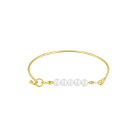 Stylish bracelet with delicate pearls – Selina