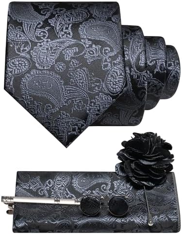 Anthrazit-graues Paisley-Set mit Krawatte, Einstecktuch, Manschettenknöpfen, Krawattenklammer und schwarzer Blumenbrosche. 12
