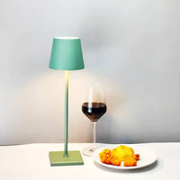 Lámpara de mesa moderna de aluminio portátil regulable - LumiNova