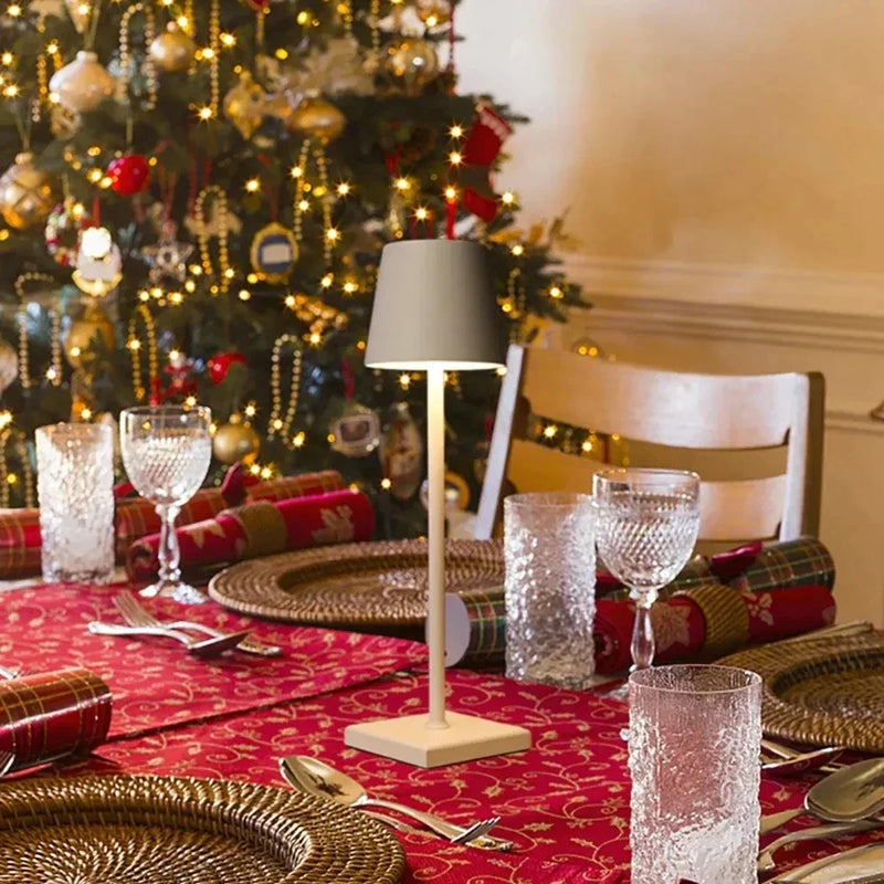Lámpara de mesa moderna de aluminio portátil regulable - LumiNova