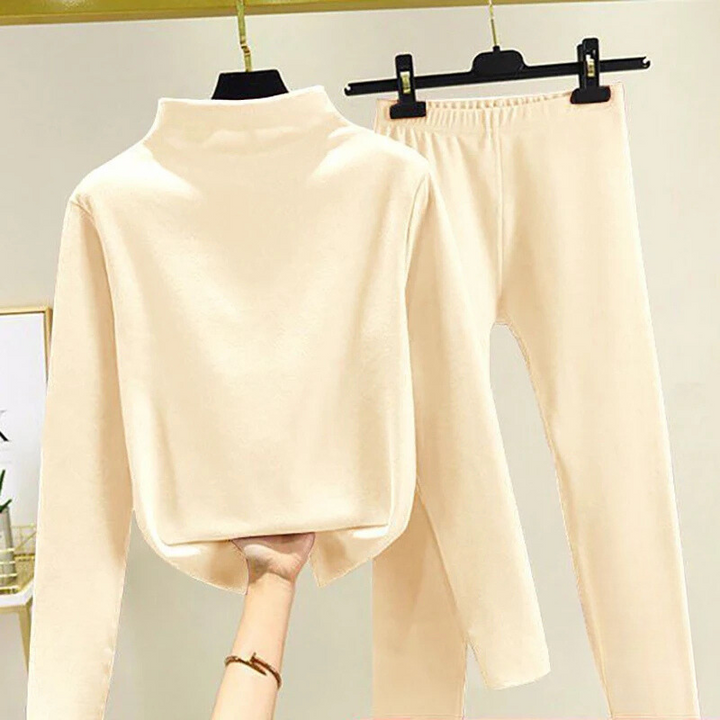 Two-piece women's winter set with fleece pullover and pants – Eva