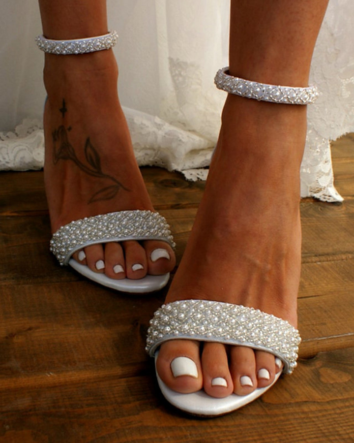 Stylish bridal sandals with delicate straps – Mirella