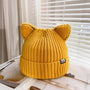 Gestrickte Wintermütze mit Katzenohren – PurrWarm