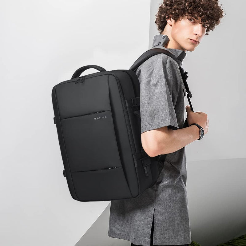 Udvidelig 26–45L vandtæt rejserygsæk med laptoprum og duffel-mulighed