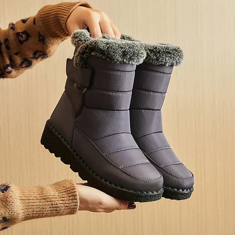 Versatile Women's Winter Boots - Luna