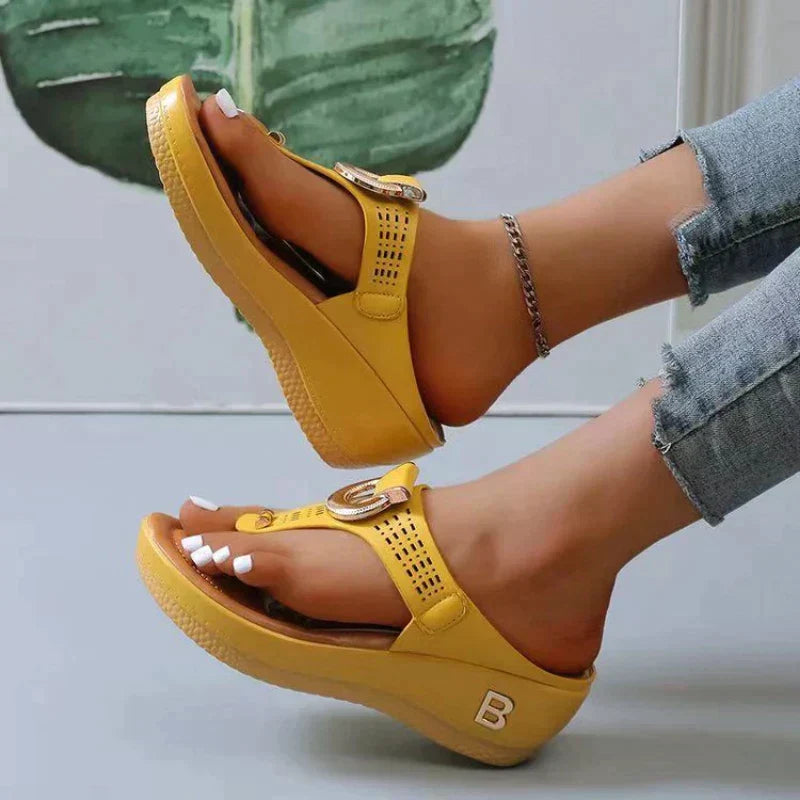 Comfortable women's sandals with supportive fit – Talia