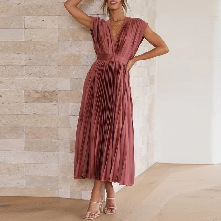 Vestido maxi fluido con pliegues plisados y escote en V – Noelle